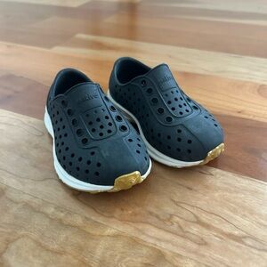 Native blue toddler shoe